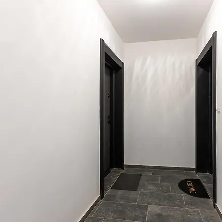 Апартамент Modern For 4 - Kabakum 600m