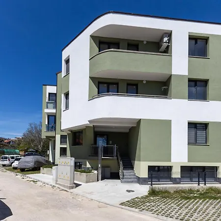 Апартамент Modern For 4 - Kabakum 600m